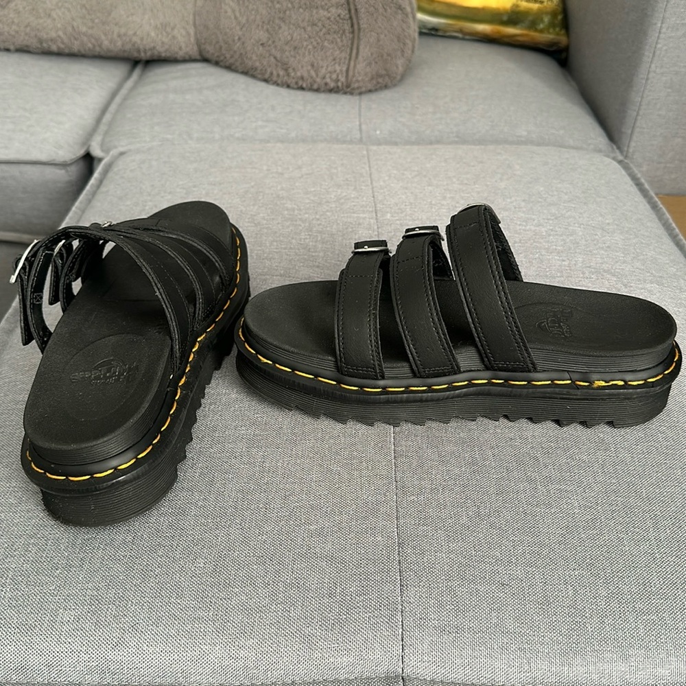 Dr. Martens Sandel, women’s 7